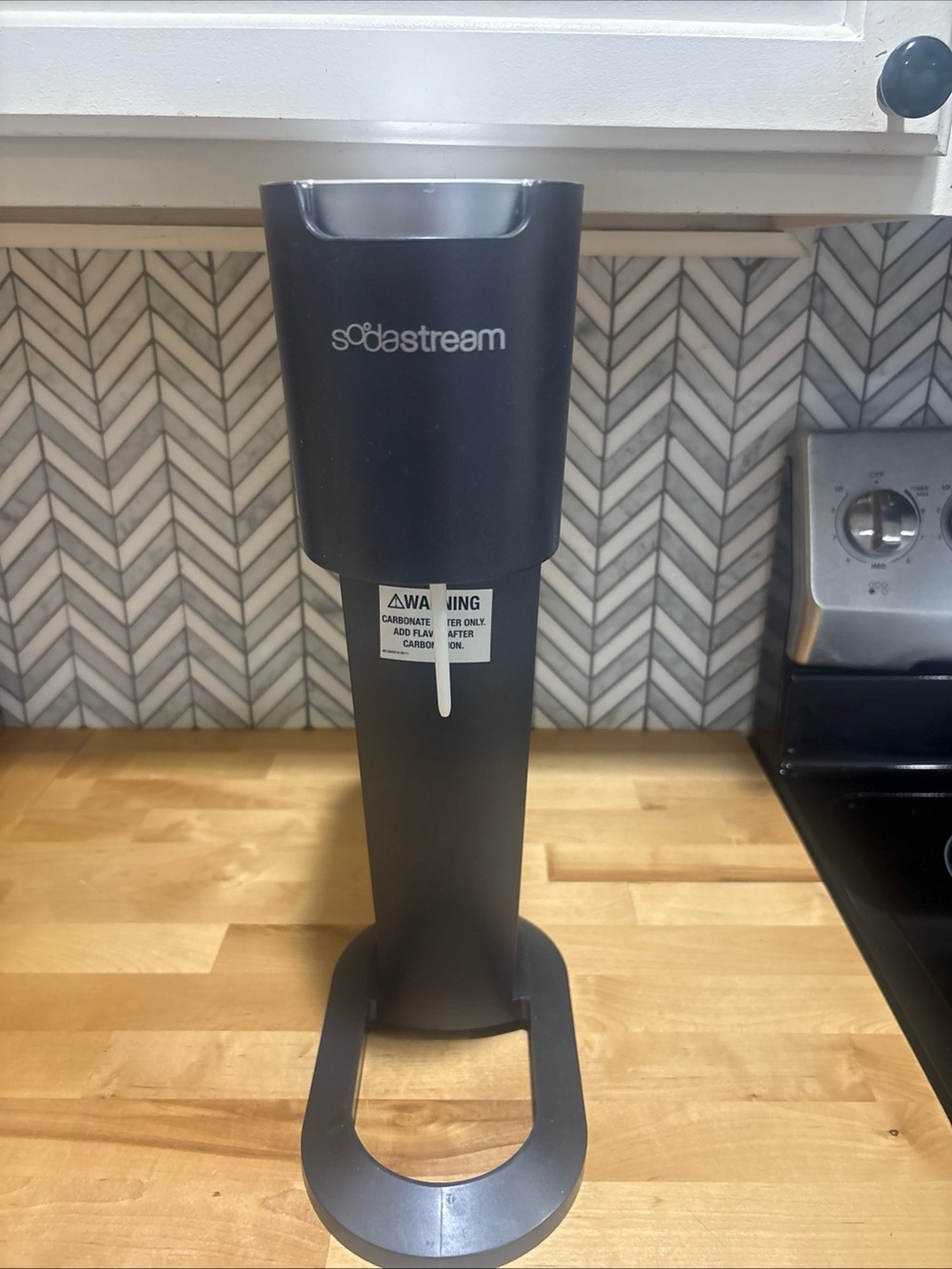 SodaStream G100 Genesis Carbonated Soda Maker Sparkling Water Machine With Tank